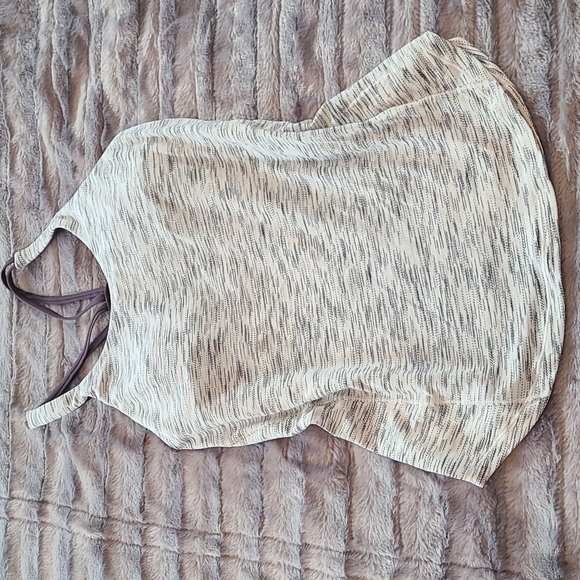 ❌️SOLD❌️ Lululemon Moment to Movement 2-in-1 Tank - Picture 6 of 10